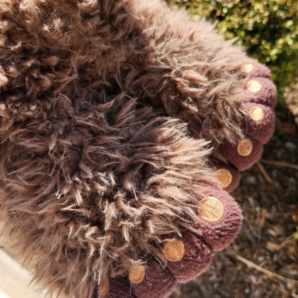 Kids Bigfoot Furry Monster Feet Brown Faux Fur Home Slippers Youth L 2-3